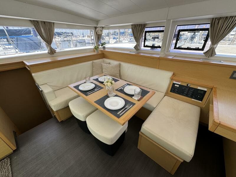 2016 Lagoon 400 S2