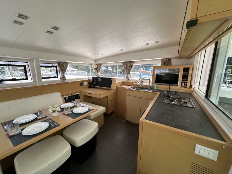 2016 Lagoon 400 S2