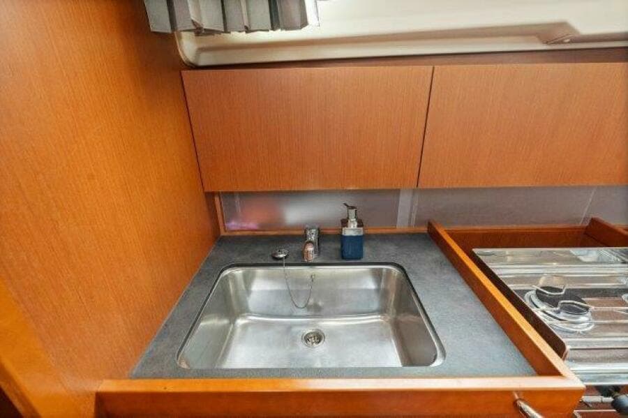 2018 Beneteau 41.1