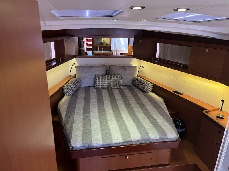 Beneteau Oceanis 48
