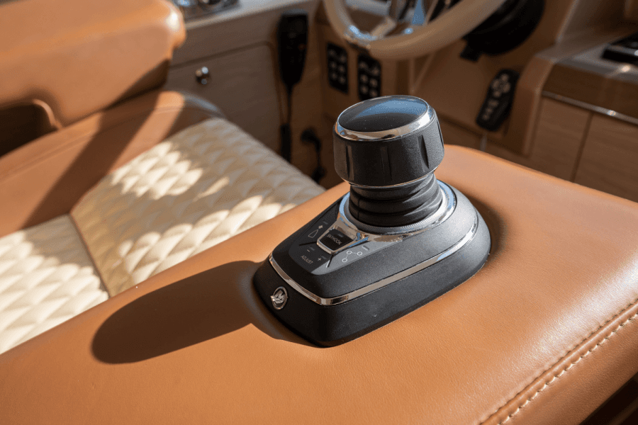 2019 Monte Carlo Yachts MC6