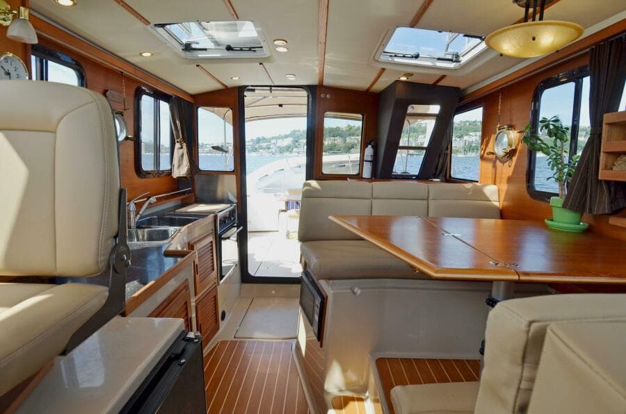 2013 Ranger Tugs R-31 CB