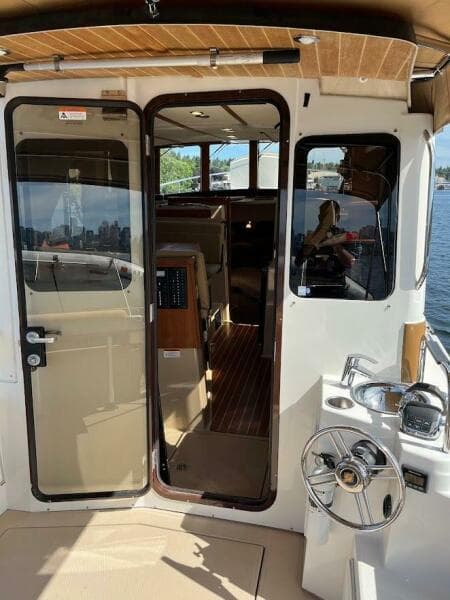2013 Ranger Tugs R-31 CB