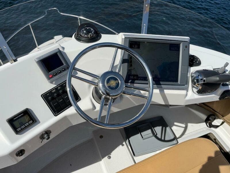 2013 Ranger Tugs R-31 CB