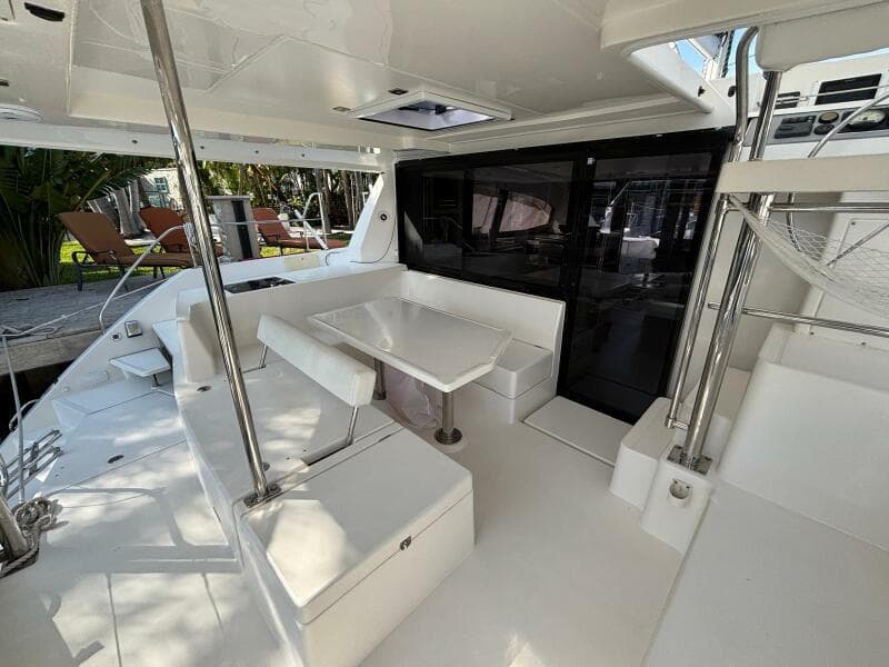2019-leopard-40-sail-9726073-20250325073402785-1_XLARGE.jpg