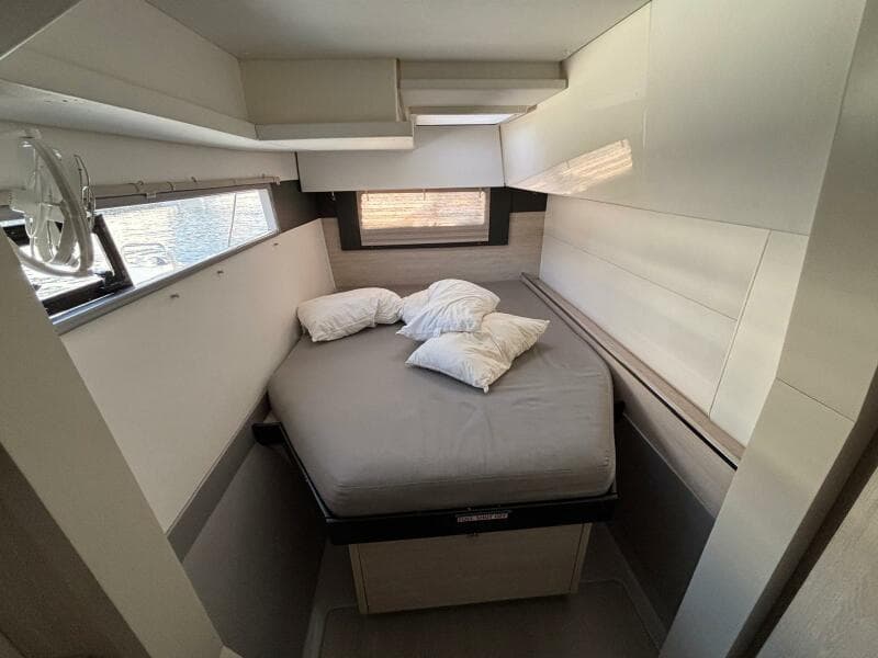 2019-leopard-40-sail-9726073-20250325073337583-1_XLARGE.jpg