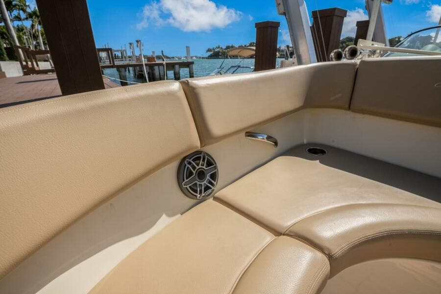 2013 Chris-Craft Launch 32