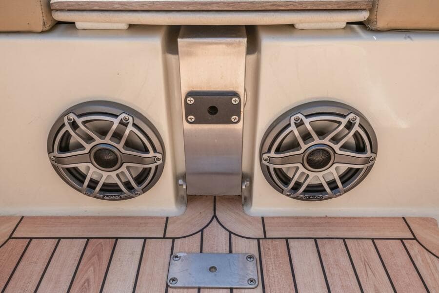 2013 Chris-Craft Launch 32