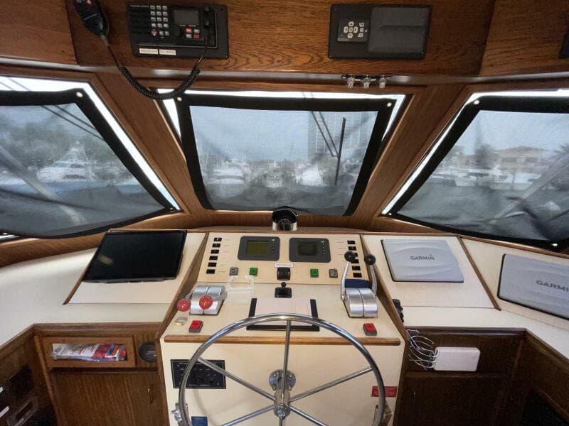 1985 Hatteras Enclosed Bridge