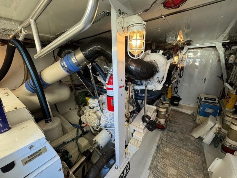 1985 Hatteras Enclosed Bridge