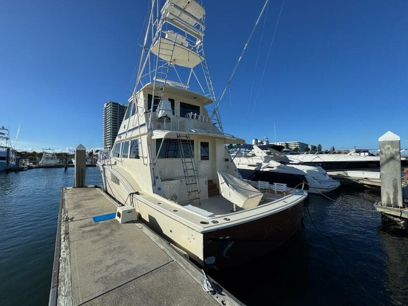 1985 Hatteras Enclosed Bridge