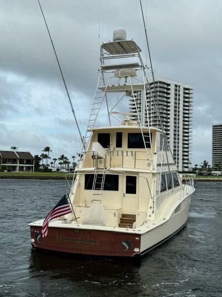 1985 Hatteras Enclosed Bridge