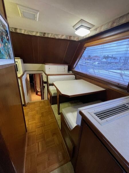 1985 Hatteras Enclosed Bridge