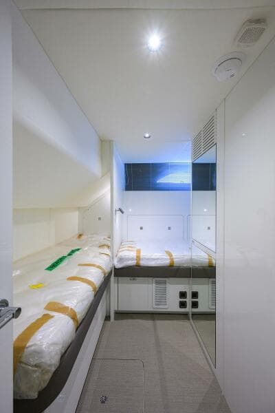 2027 Princess X80