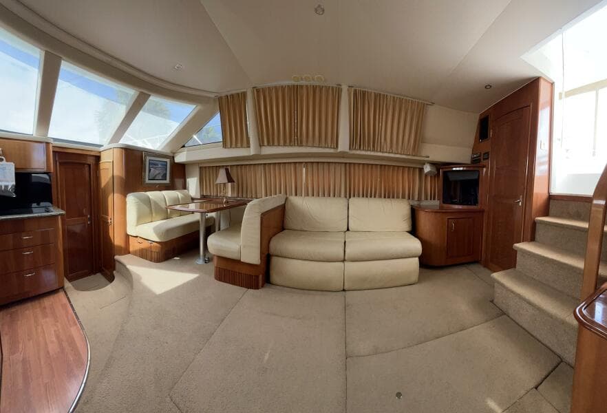 Salon starboard 