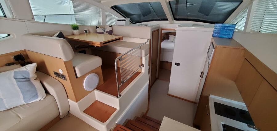 2012 Sea Ray 450 Sedan Bridge
