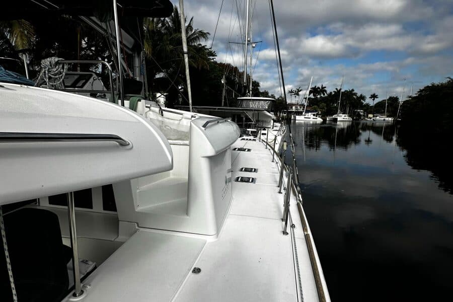 2017-lagoon-450-f-sail-9748460-20250417113711787-1_XLARGE.jpg