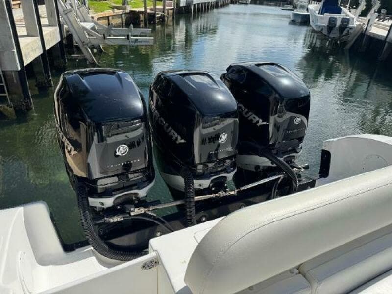 2008 Fountain 34 Center Consoles