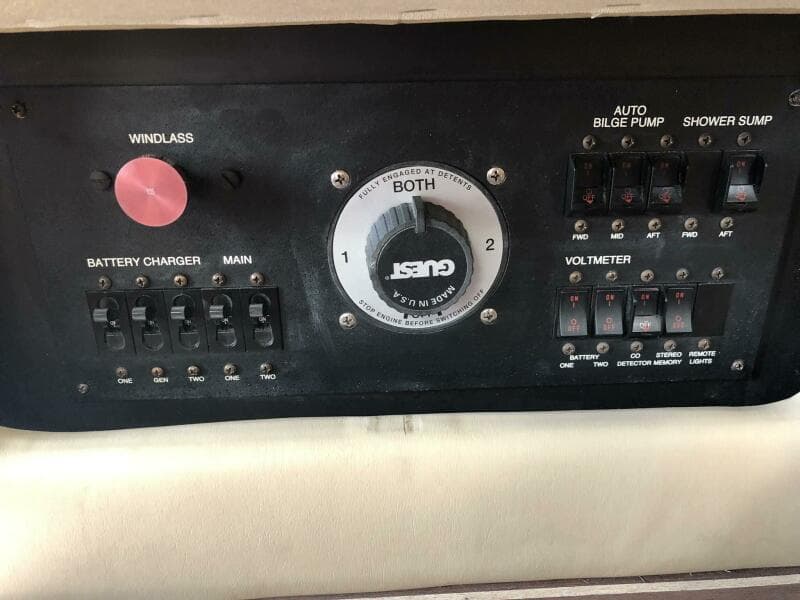 1999 Carver 370