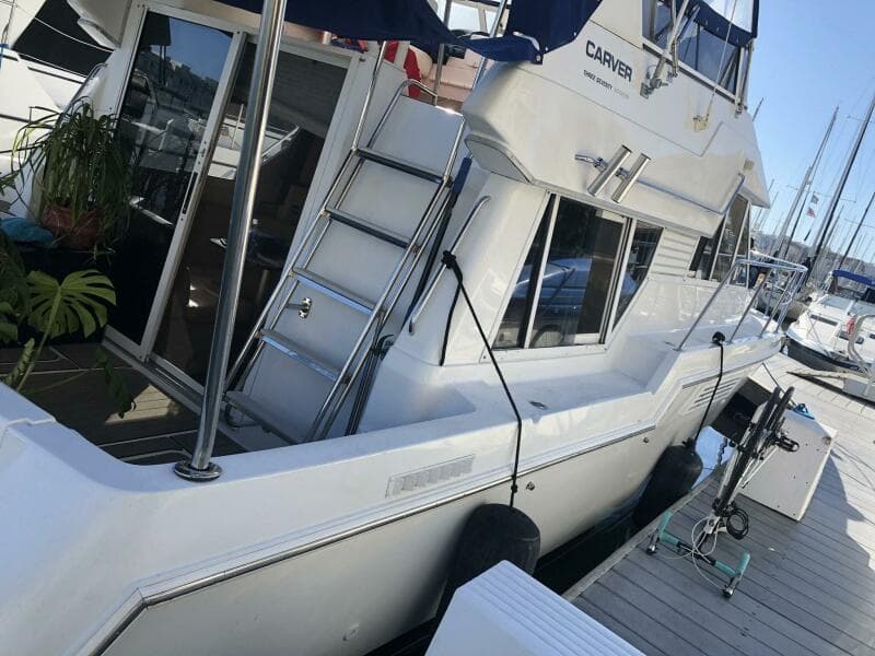 1999 Carver 370