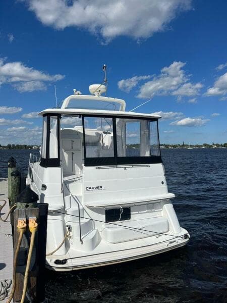 2000 Carver 396 Motor Yacht