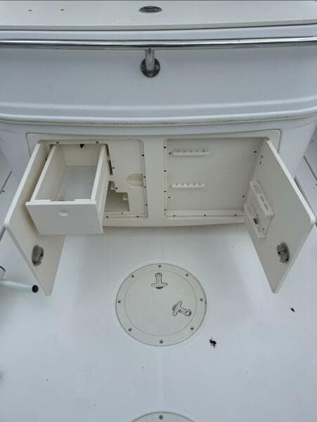 2005 Boston Whaler 320 Outrage