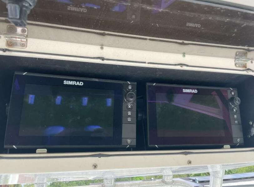 2005 Boston Whaler 320 Outrage