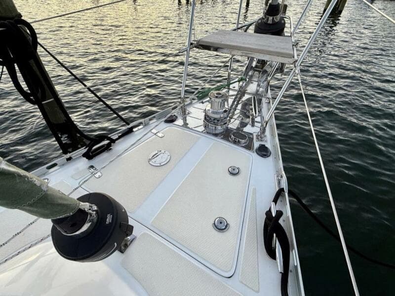 2021 Hylas 46