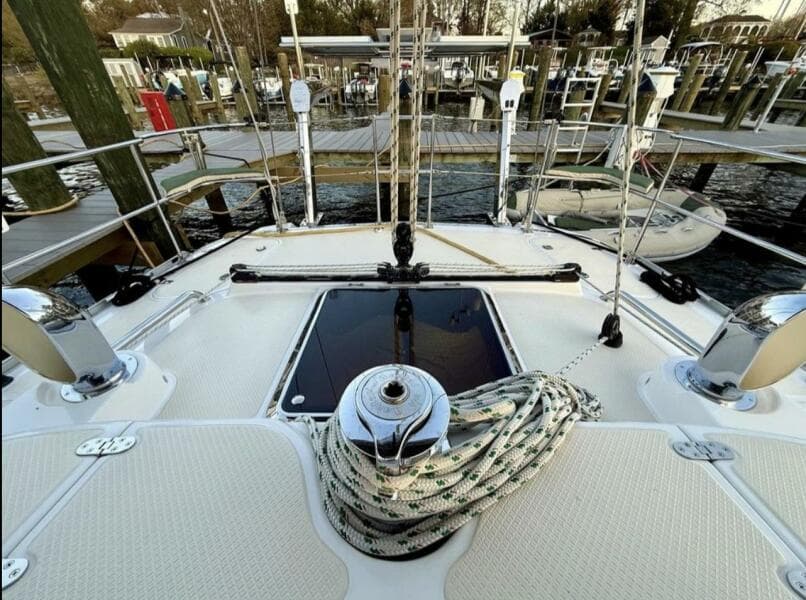 2021 Hylas 46