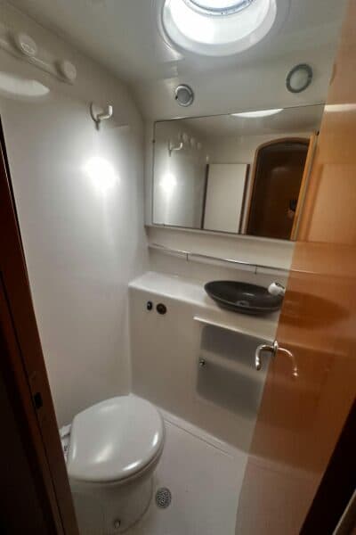 2008-fountaine-pajot-eleuthera-60-sail-9770348-20250515182300123-1_XLARGE.jpg