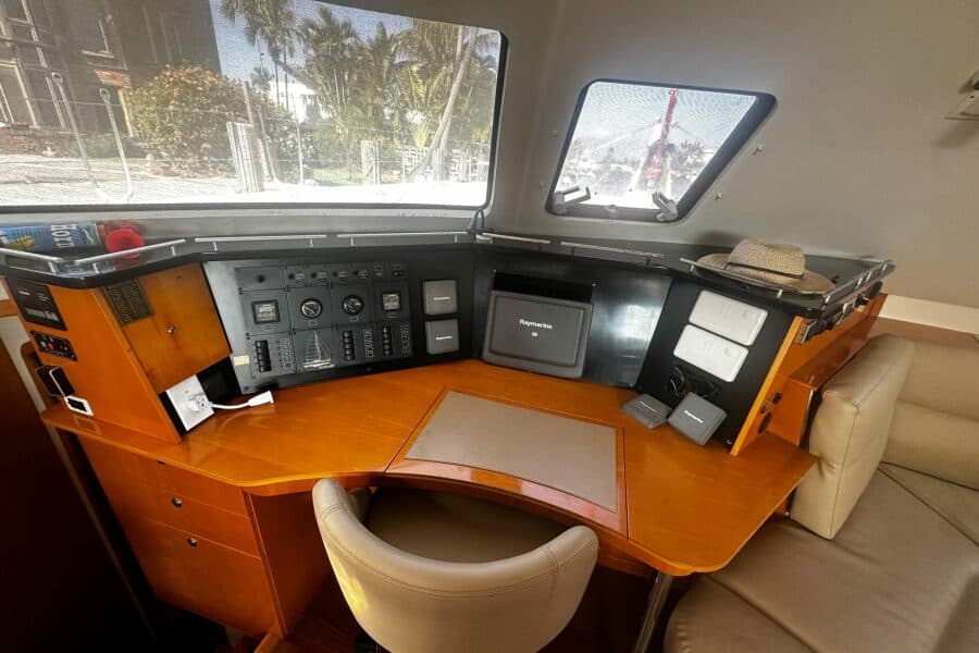 2008-fountaine-pajot-eleuthera-60-sail-9770348-20250516070406107-1_XLARGE.jpg