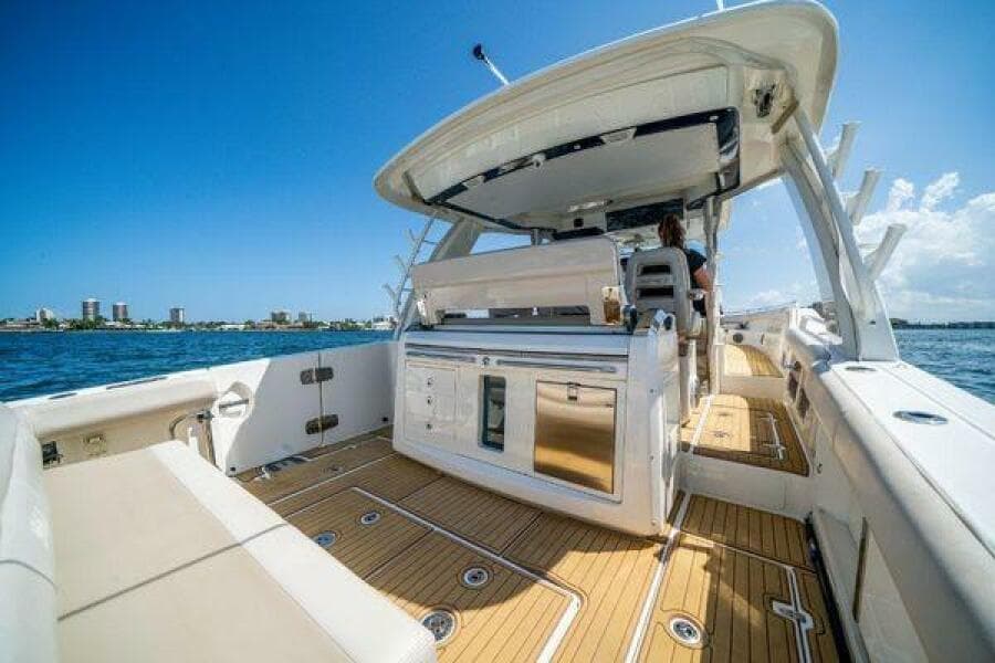 2017 Boston Whaler 42 Outrage