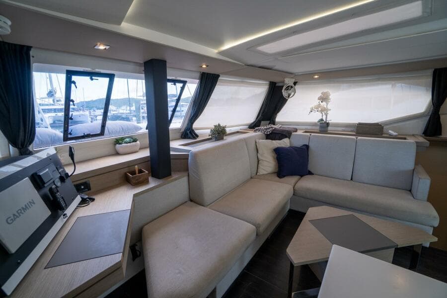 2020 Fountaine Pajot 