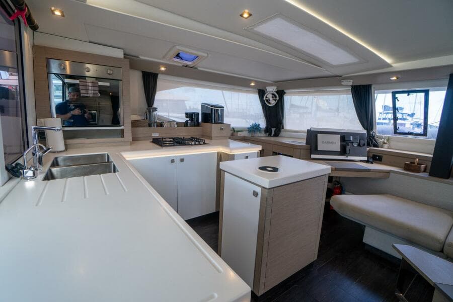 2020 Fountaine Pajot 