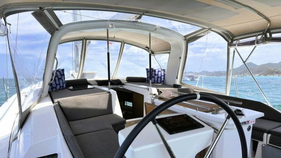 05 Cockpit Beneteau 461 2020