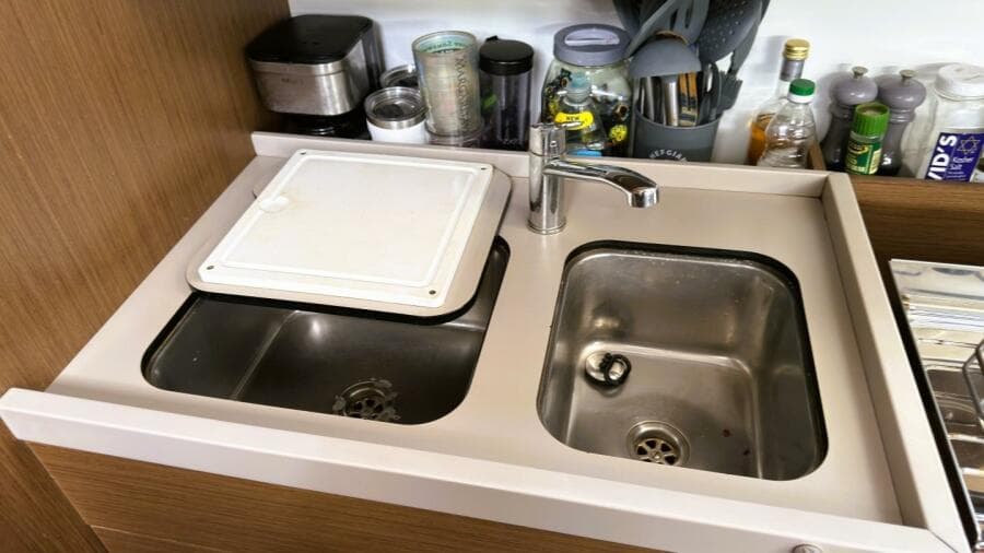 37 Galley Beneteau 461 2020