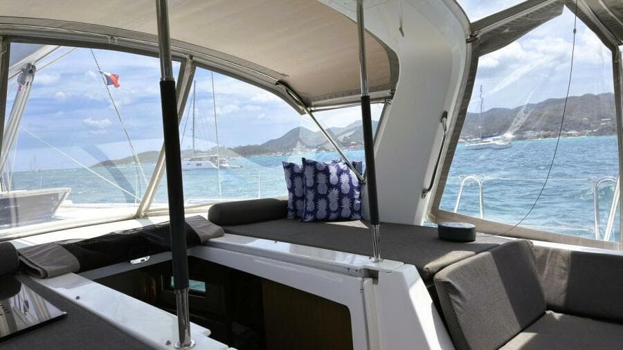 09 Cockpit Beneteau 461 2020
