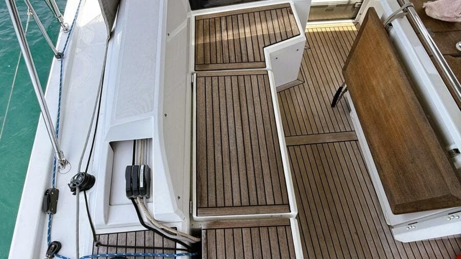 17 Cockpit Beneteau 461 2020