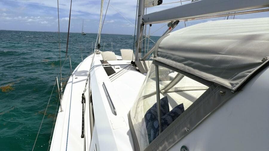18 Deck Beneteau 461 2020