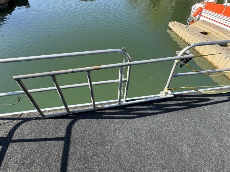 1977 Sumerset 14 x 58 Aluminum Hull Houseboat with Catwalks