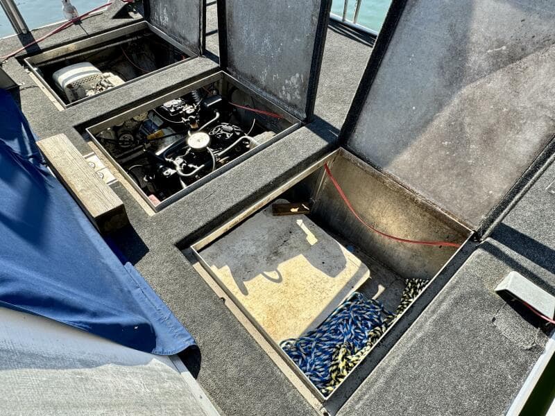 1977 Sumerset 14 x 58 Aluminum Hull Houseboat with Catwalks