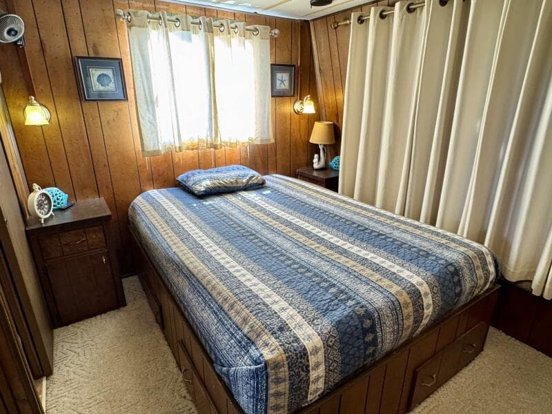 1977 Sumerset 14 x 58 Aluminum Hull Houseboat with Catwalks