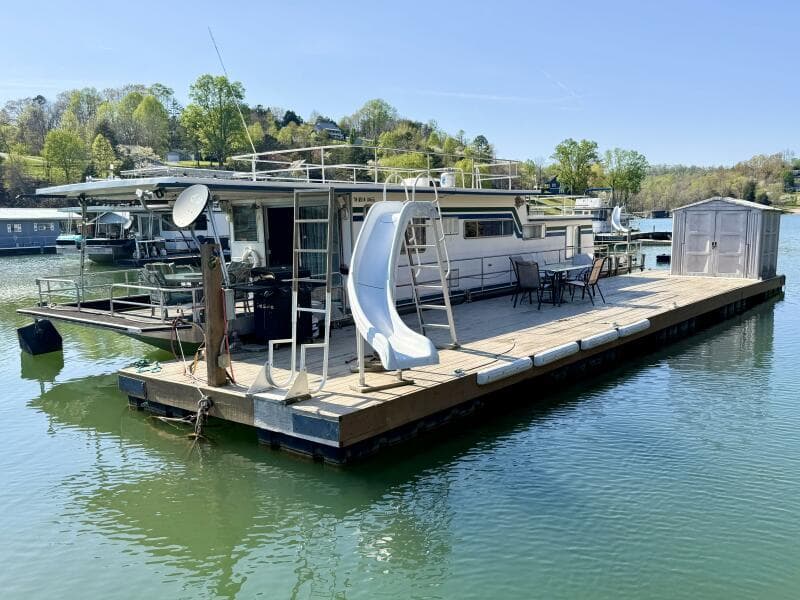 1977 Sumerset 14 x 58 Aluminum Hull Houseboat with Catwalks