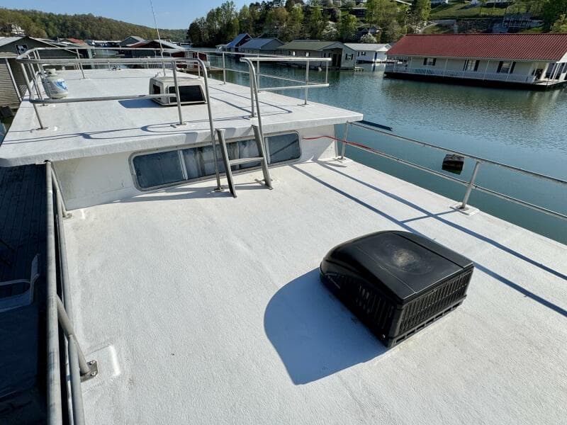 1977 Sumerset 14 x 58 Aluminum Hull Houseboat with Catwalks