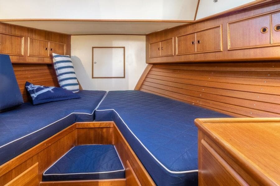 1998 Grand Banks 38 Eastbay EX
