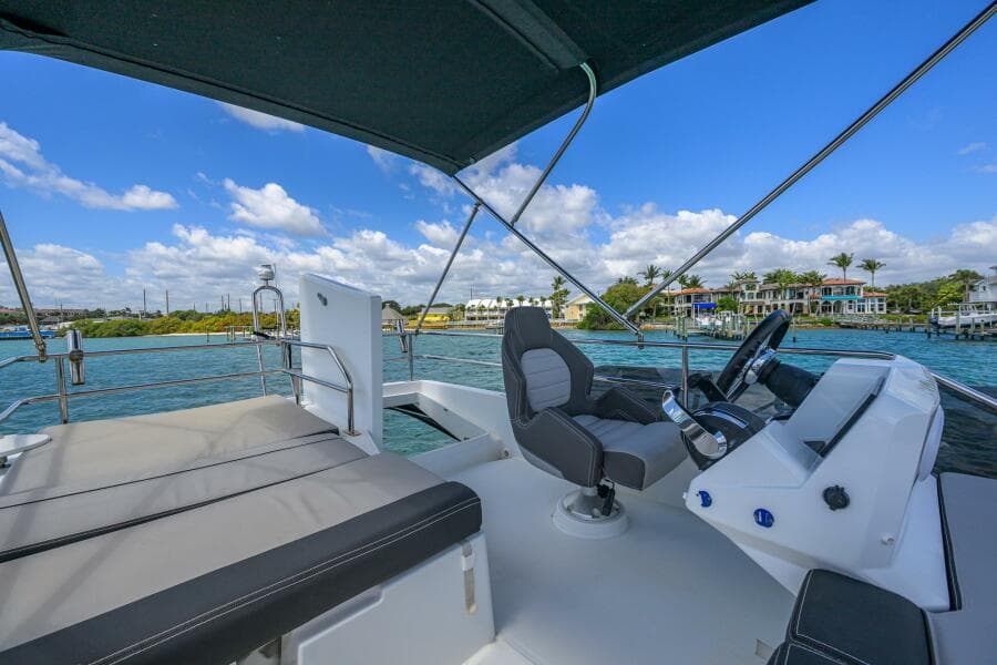 2022 Jeanneau NC Weekender 1095 Fly