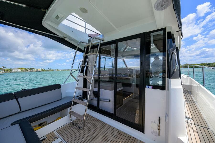 2022 Jeanneau NC Weekender 1095 Fly