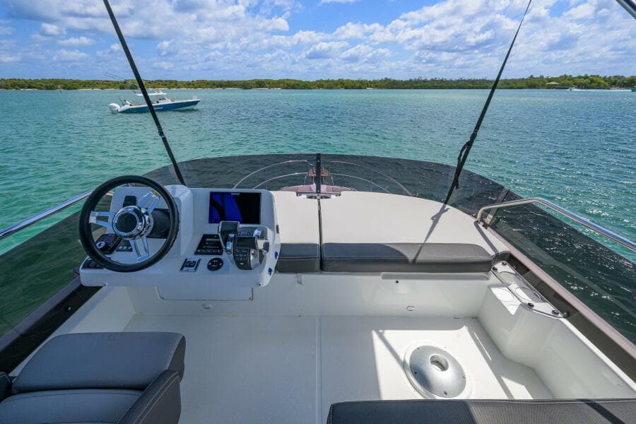 2022 Jeanneau NC Weekender 1095 Fly