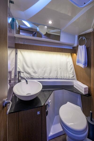 2022 Jeanneau NC Weekender 1095 Fly