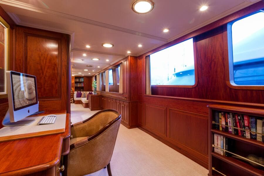 1997 Palmer Johnson Pilothouse
